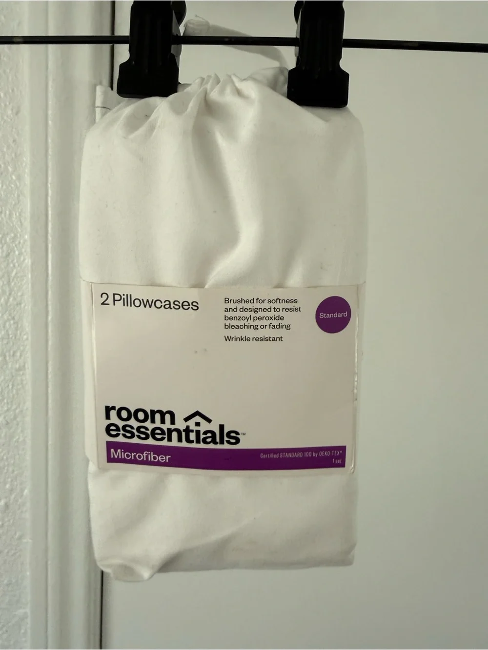 Room Essentials White Microfiber Pillowcases - 2 Pack (Standard)
